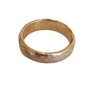 10k Gold Woodgrain Pattern Wedding Band