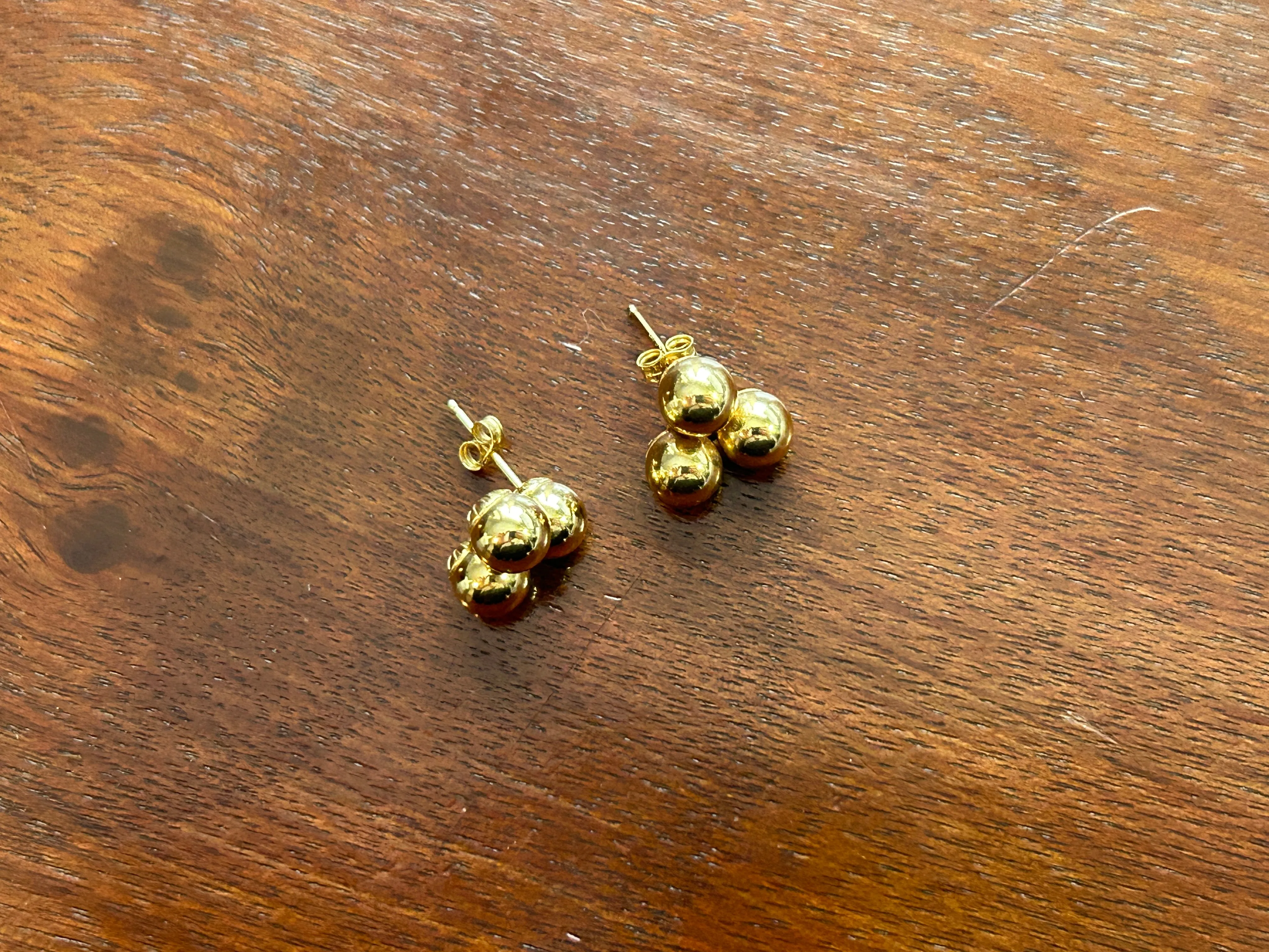 18k (750) Yellow Gold Ball Bead Stud Earrings