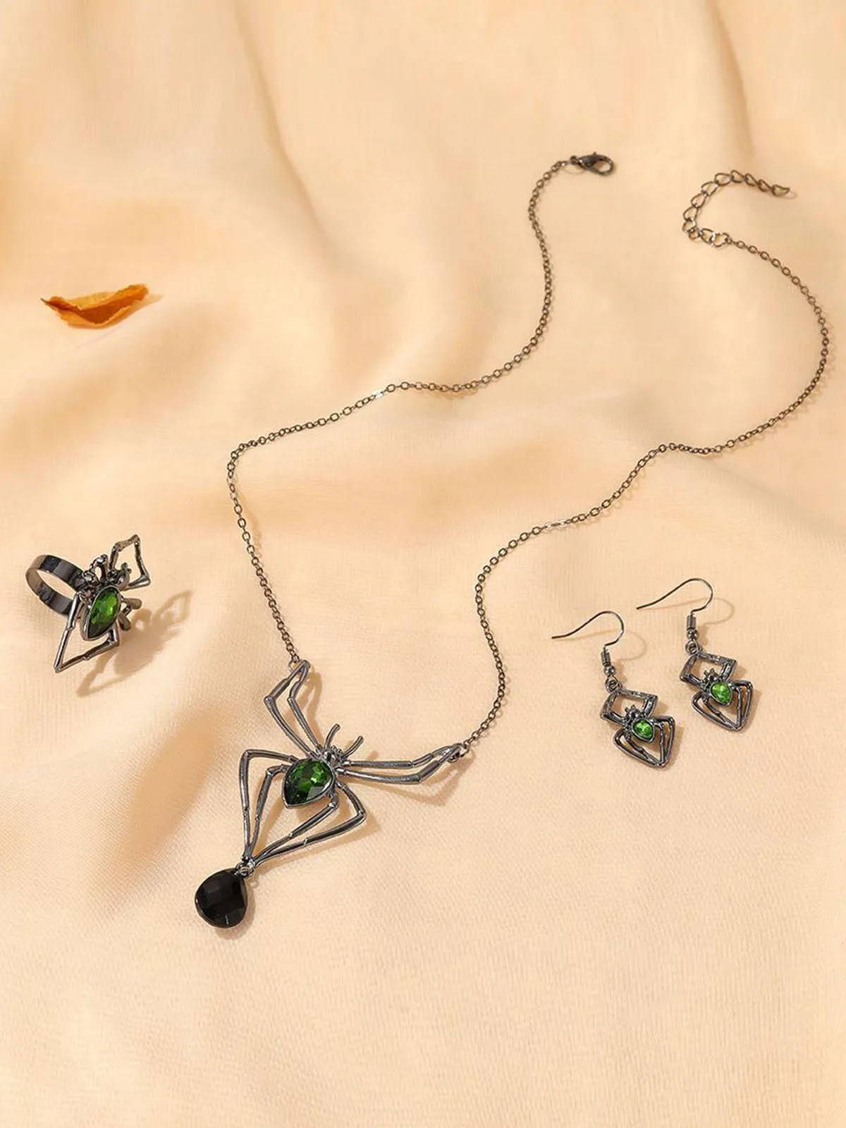 3PCS Green Spider Necklace & Earrings & Ring Set