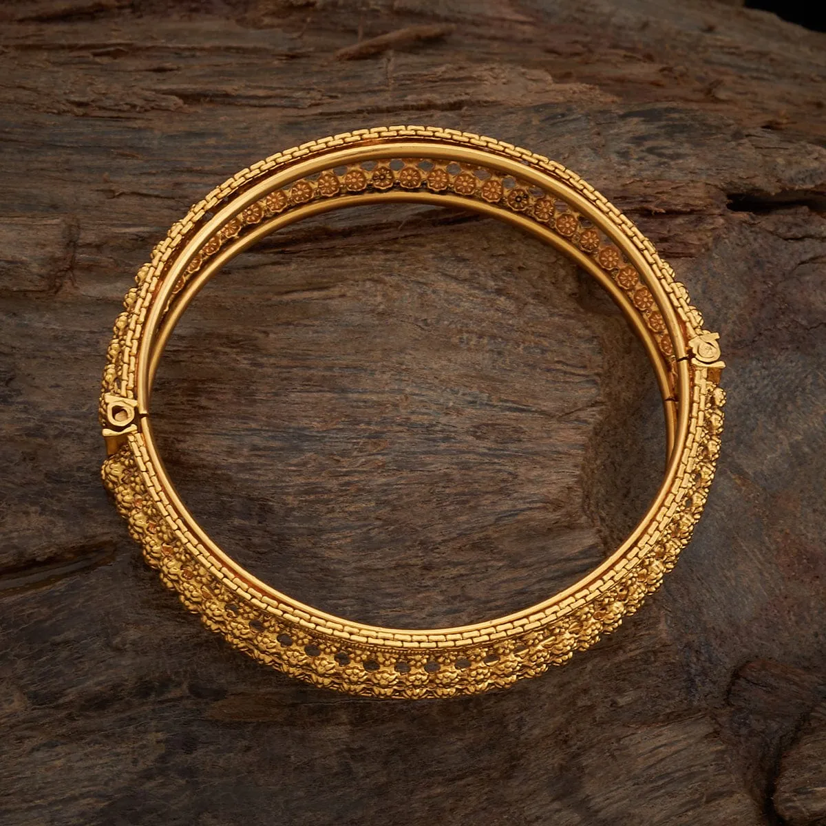 Antique Bangle 150358