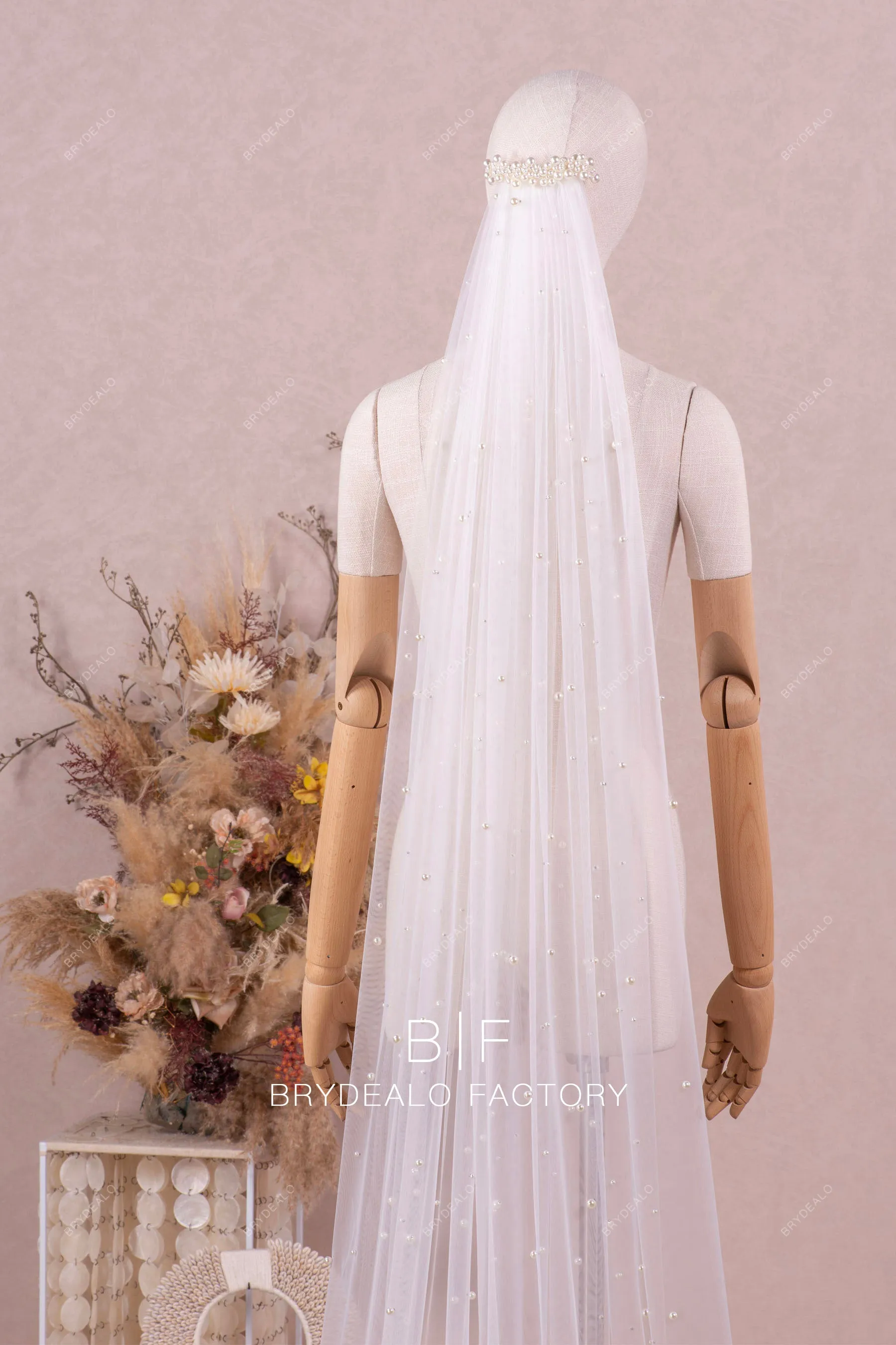 Chapel Length Single-tier Pearl Wedding Veil