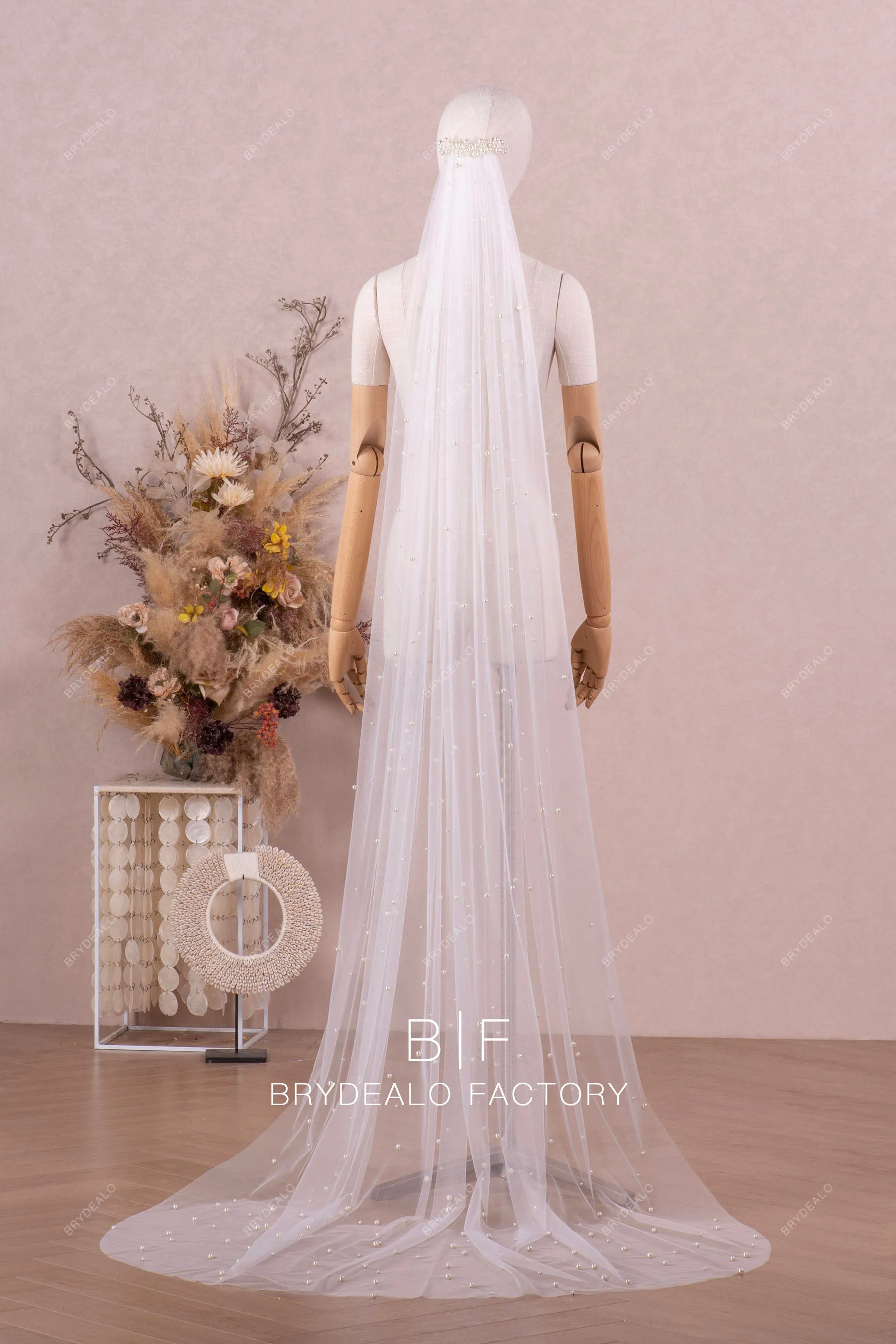 Chapel Length Single-tier Pearl Wedding Veil