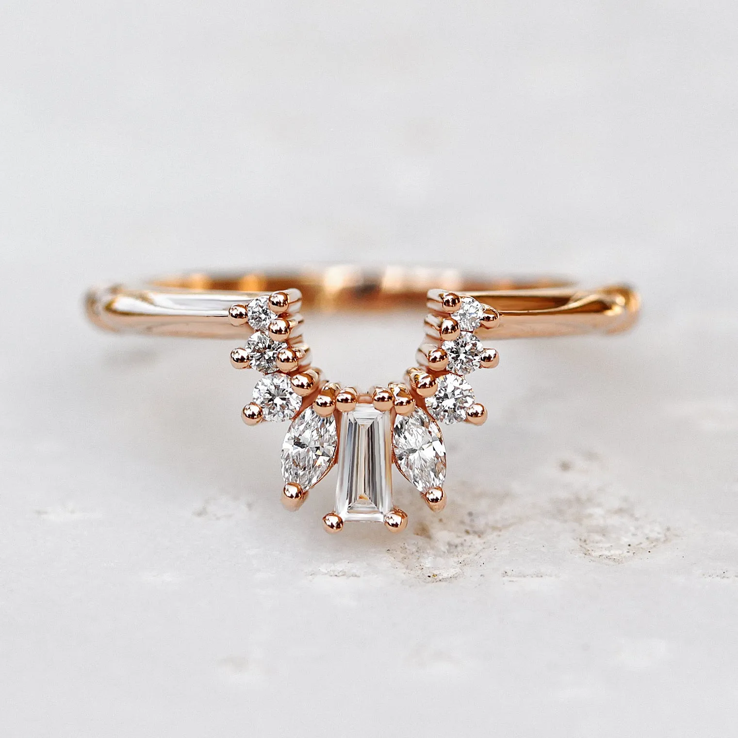 Diamond curved wedding sideband Maia ♥