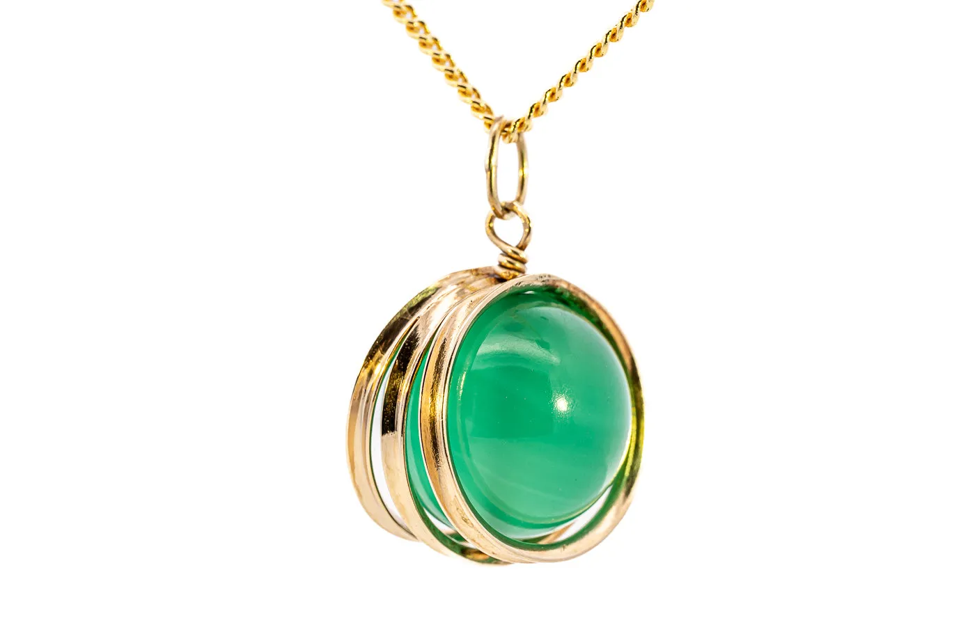 Exquisite 18ct Yellow Gold Dyed Agate Spinner Pendant