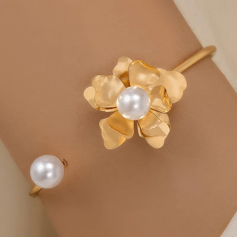 Flower-inlaid Pearl