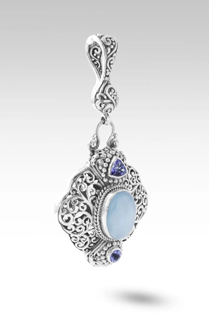 Hopeful Horizon Pendant™ in Aquamarine