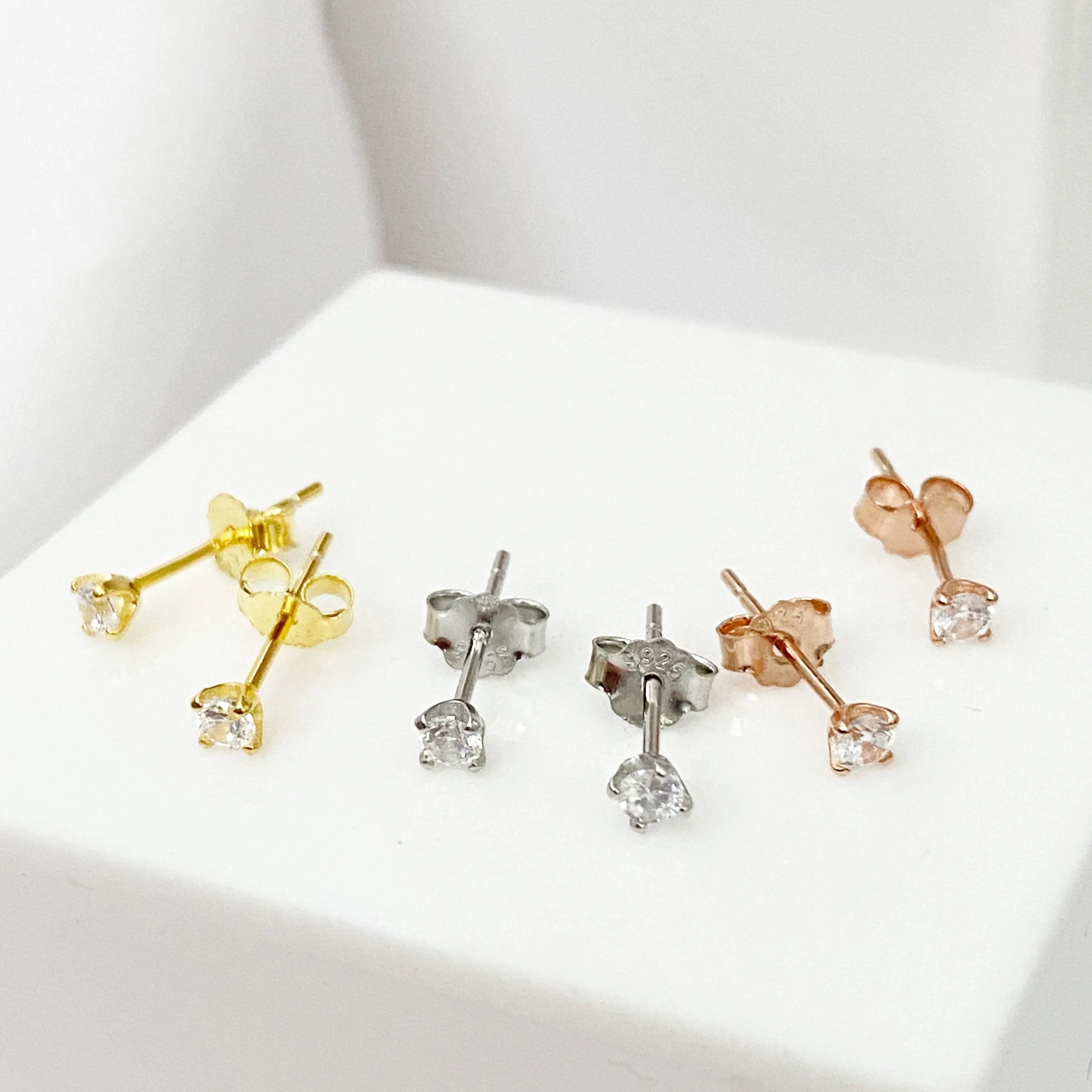 Mia Zirconia Gold Stud Earrings