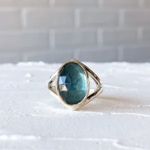 Moss Aquamarine Cleo Ring