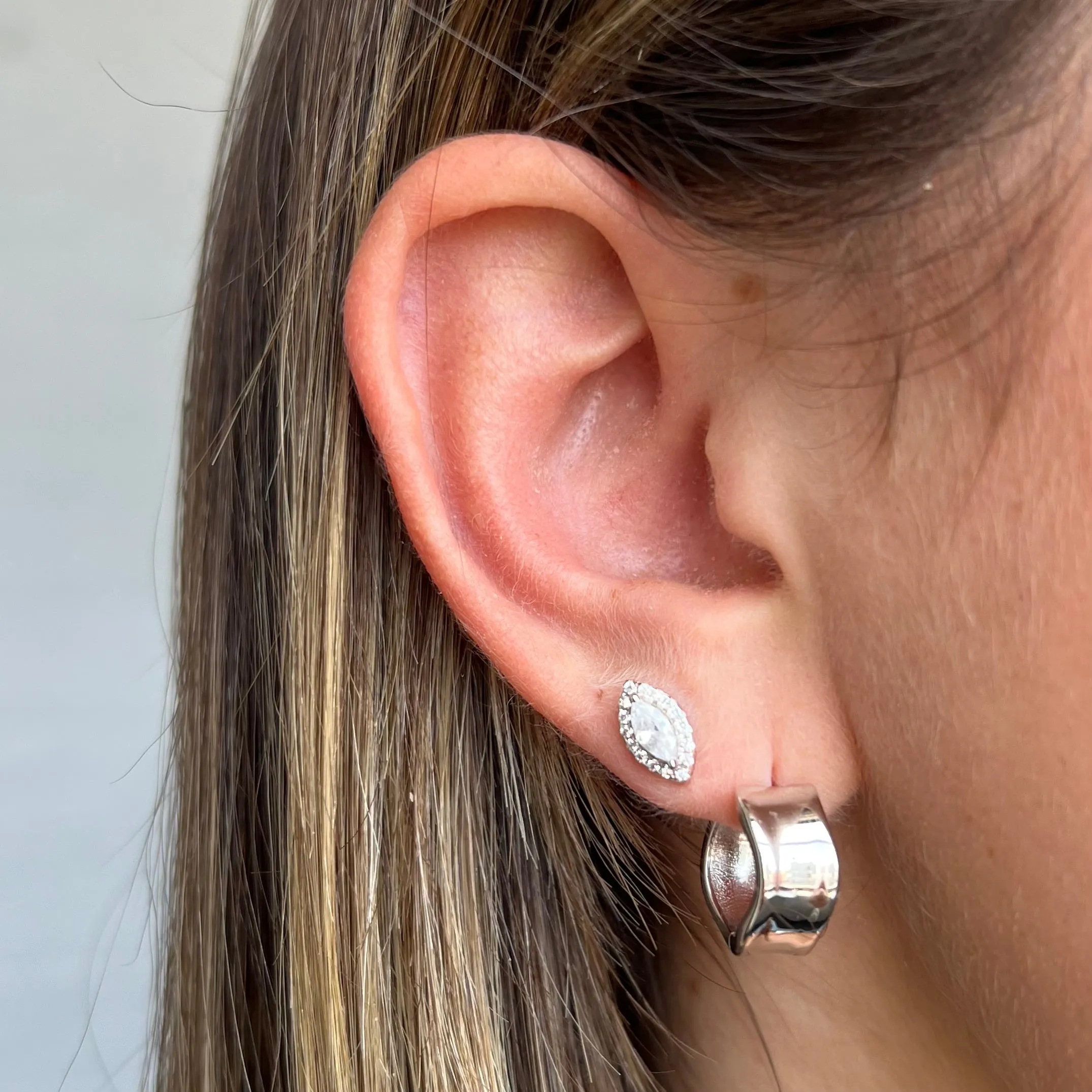 SONIA STUDS SILVER