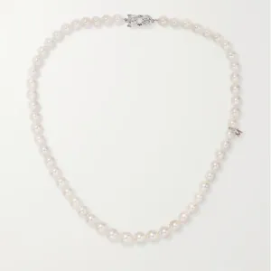 Tenacious Pearl Necklace