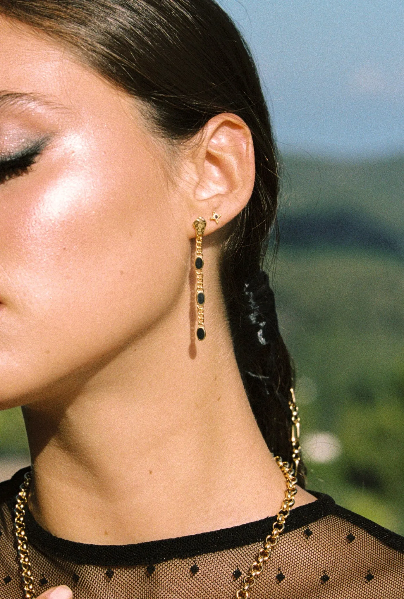 Timeless black stud earring gold plated 